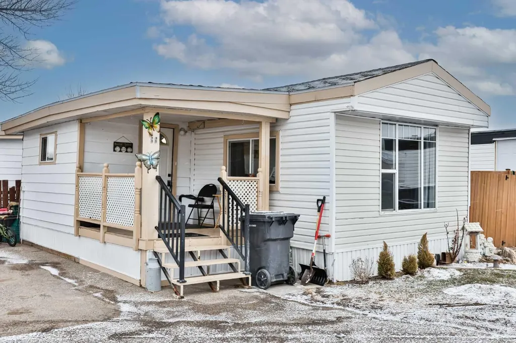 5301 2nd Street Coalhurst AB T0L 0V0