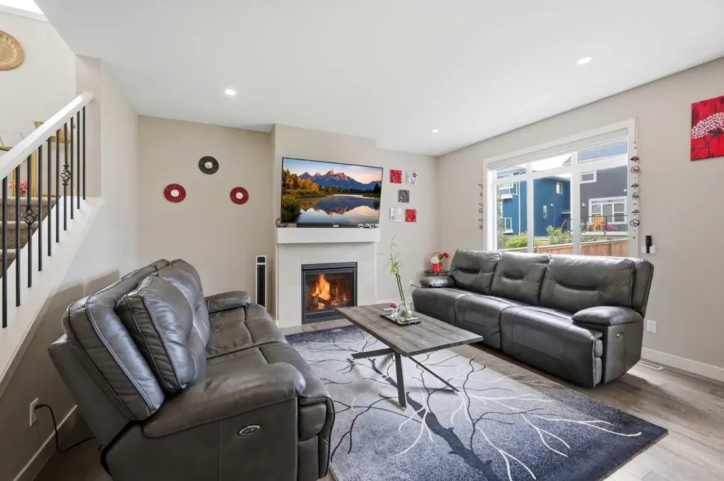 713 Marina Drive Chestermere AB T1X 0Y3