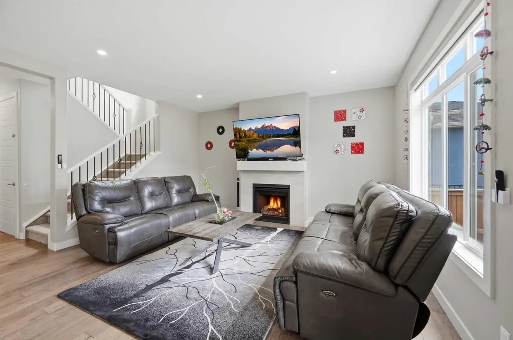713 Marina Drive Chestermere AB T1X 0Y3