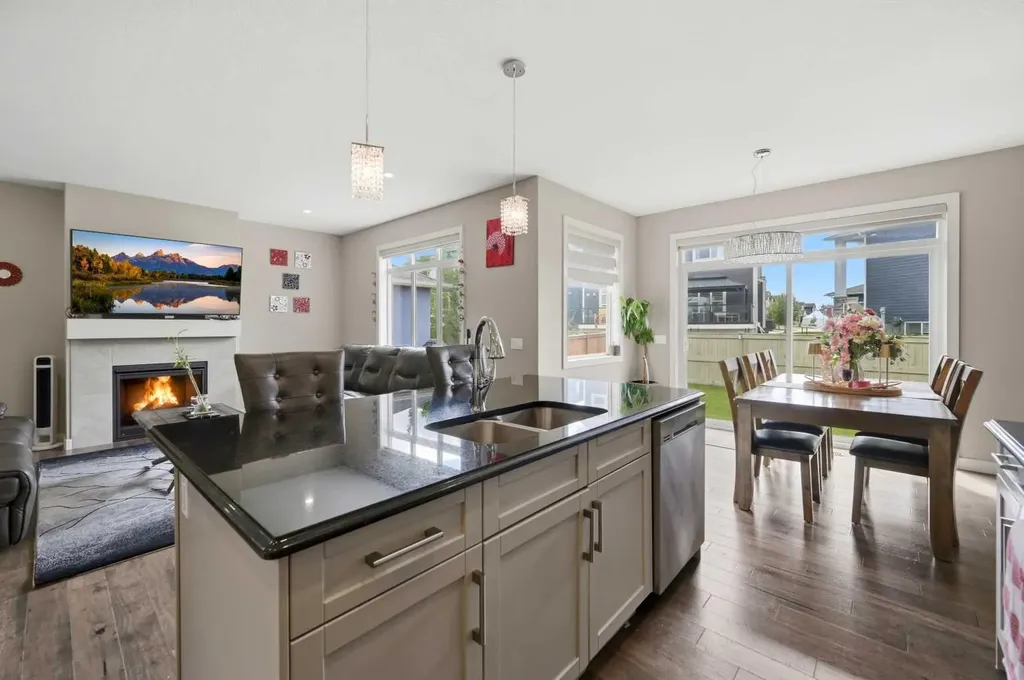713 Marina Drive Chestermere AB T1X 0Y3
