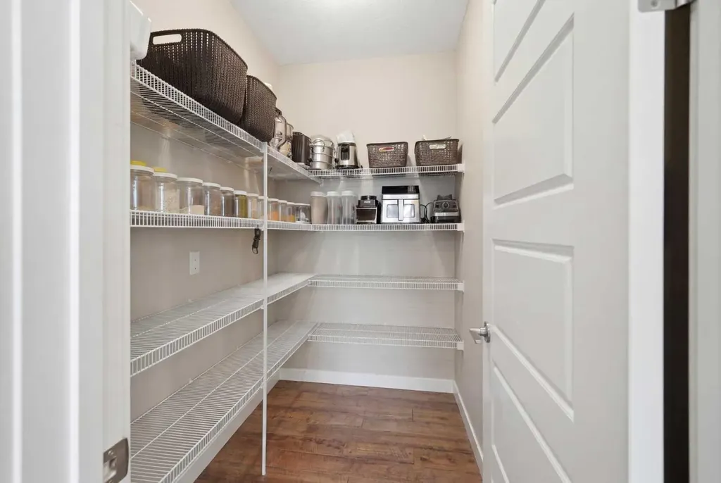 713 Marina Drive Chestermere AB T1X 0Y3