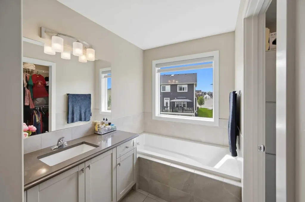 713 Marina Drive Chestermere AB T1X 0Y3