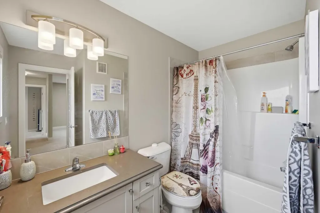 713 Marina Drive Chestermere AB T1X 0Y3