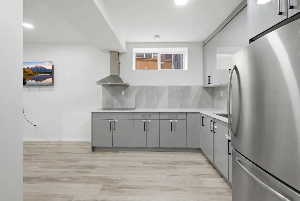 713 Marina Drive Chestermere AB T1X 0Y3