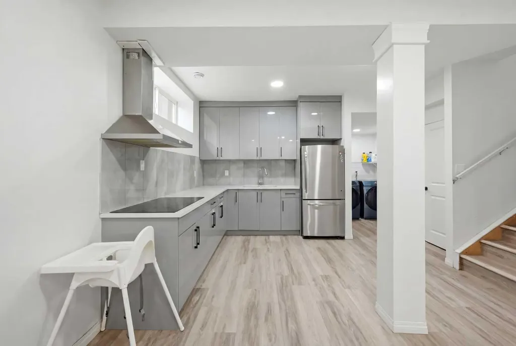 713 Marina Drive Chestermere AB T1X 0Y3