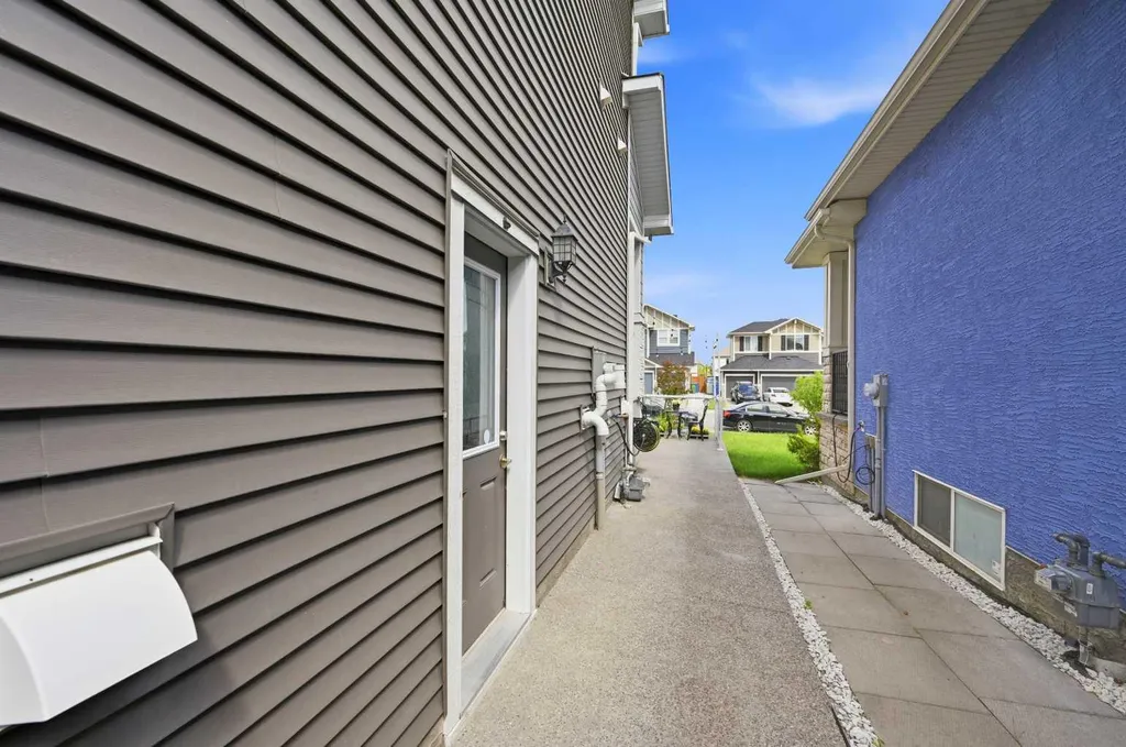 713 Marina Drive Chestermere AB T1X 0Y3