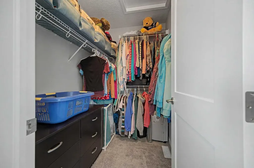 104 Ellen Road Crossfield AB T0M 0S0