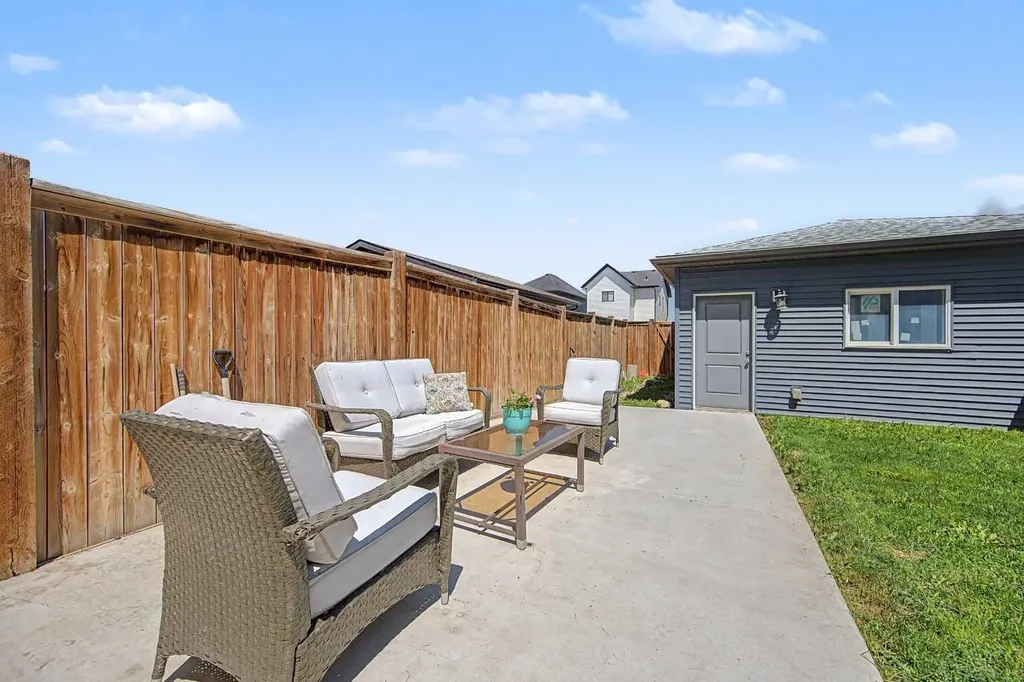 104 Ellen Road Crossfield AB T0M 0S0