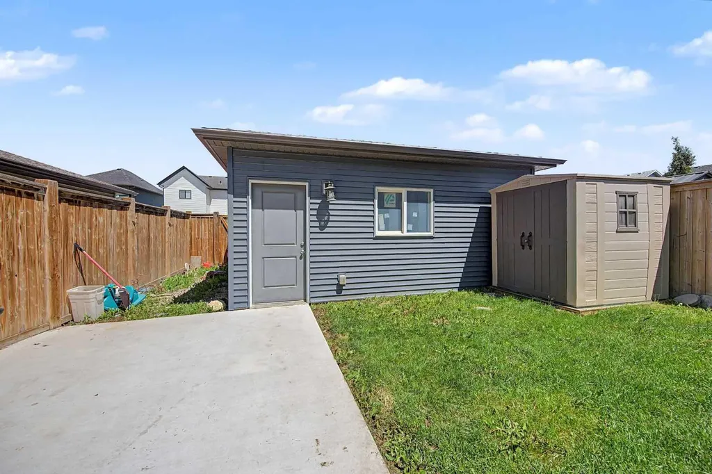104 Ellen Road Crossfield AB T0M 0S0