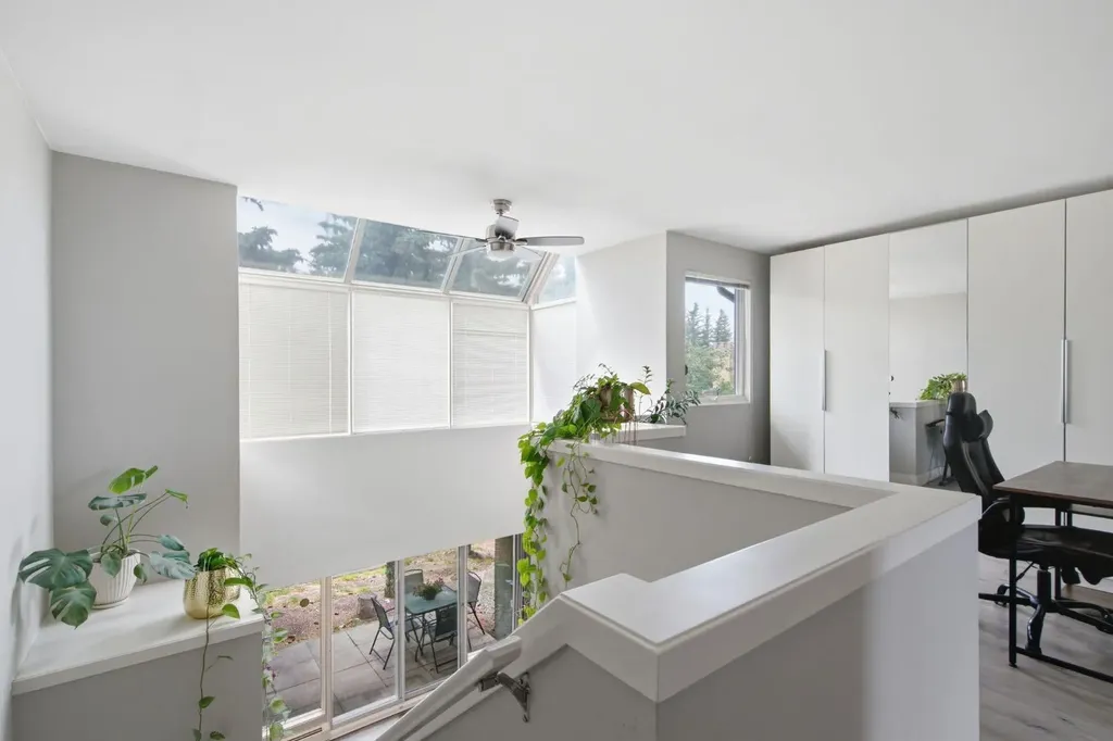 215 Village Terrace SW Calgary AB T3H 2L4