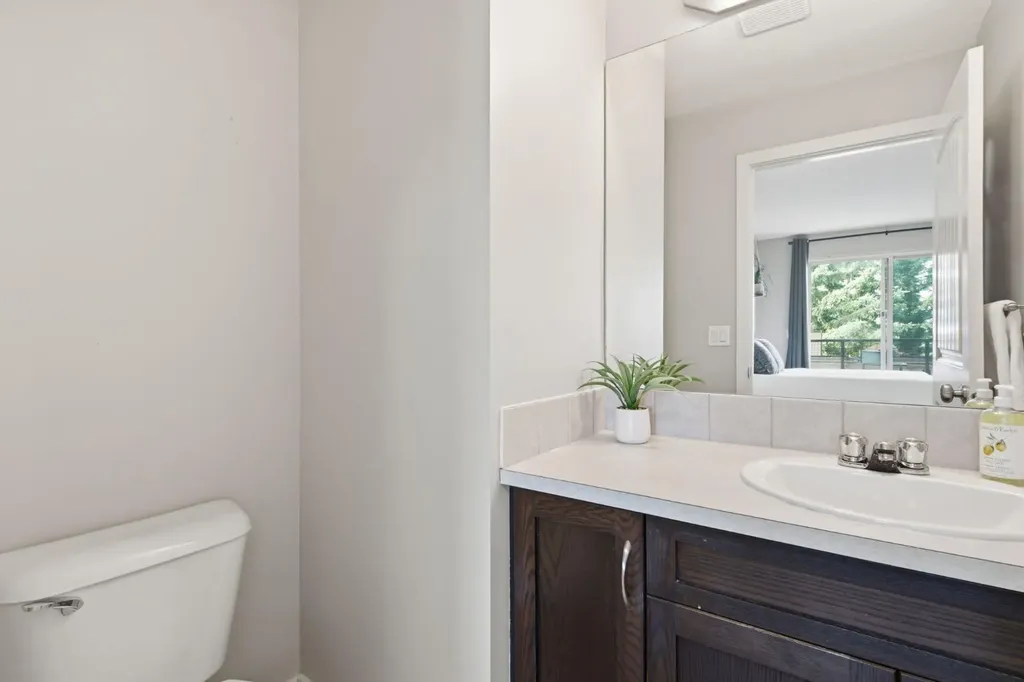 215 Village Terrace SW Calgary AB T3H 2L4