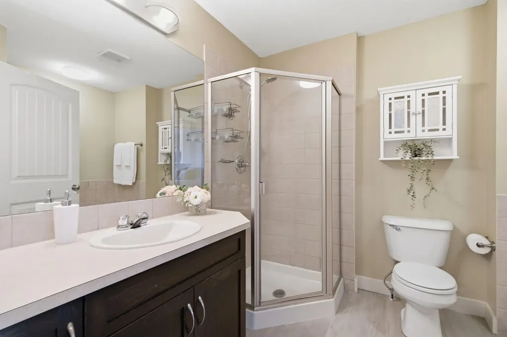215 Village Terrace SW Calgary AB T3H 2L4