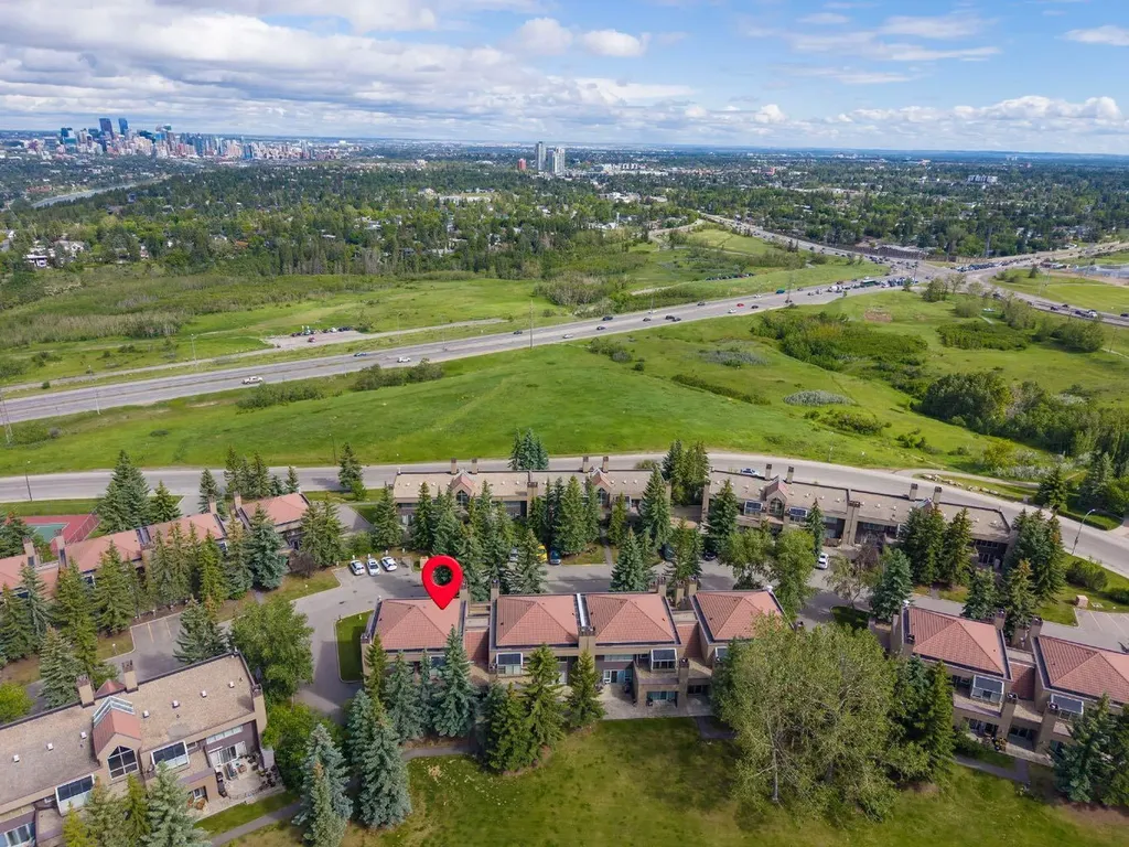 215 Village Terrace SW Calgary AB T3H 2L4