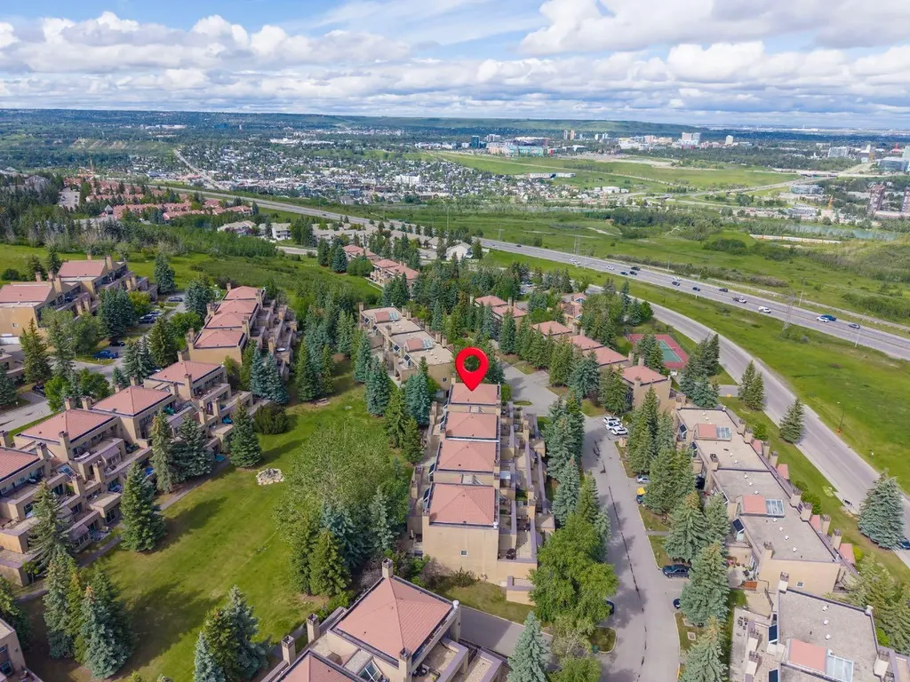 215 Village Terrace SW Calgary AB T3H 2L4