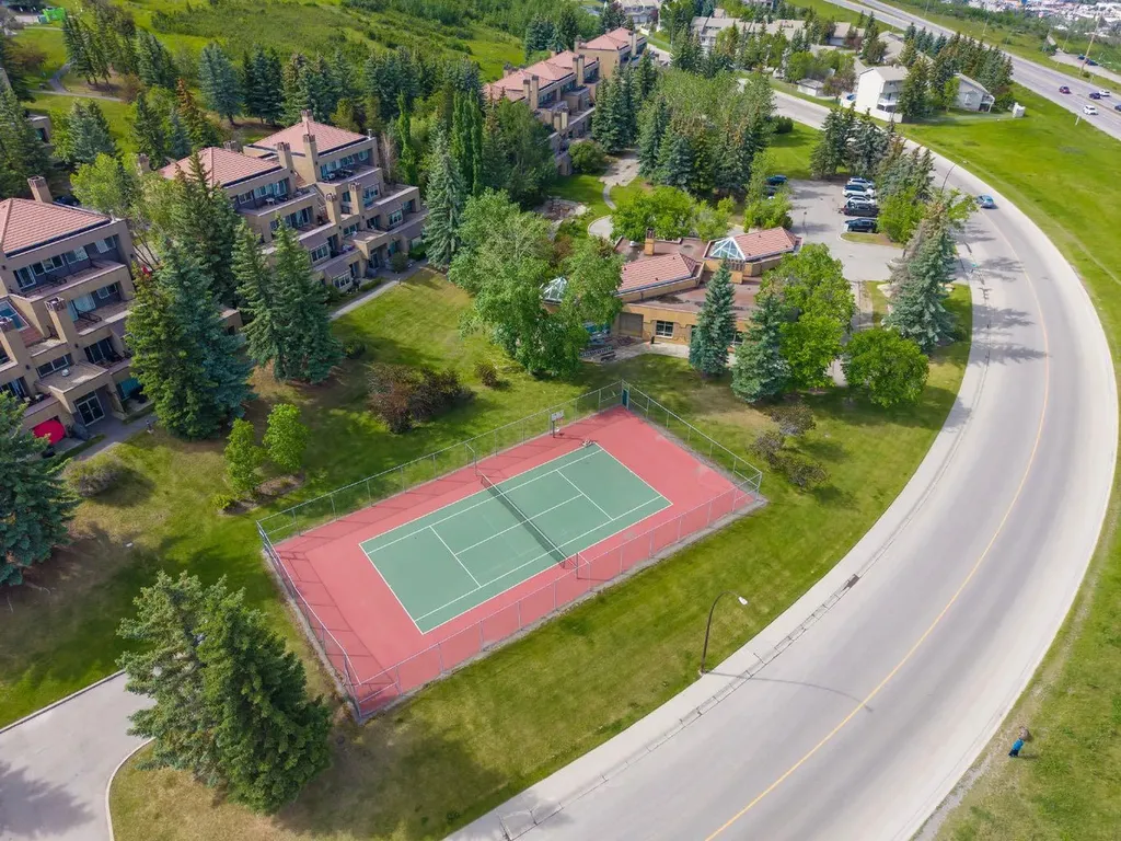 215 Village Terrace SW Calgary AB T3H 2L4
