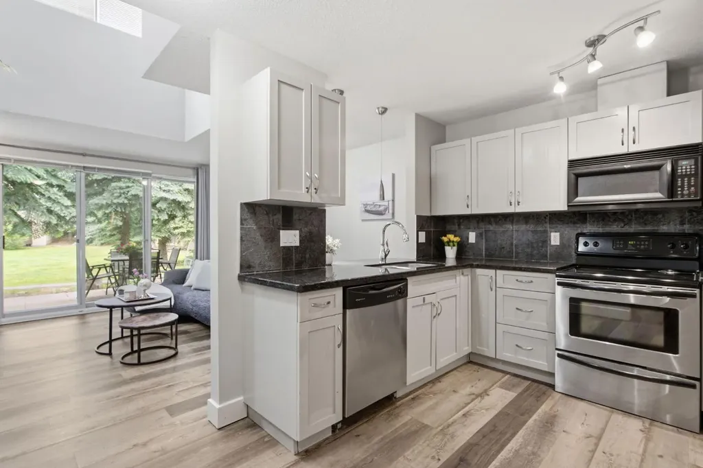 215 Village Terrace SW Calgary AB T3H 2L4