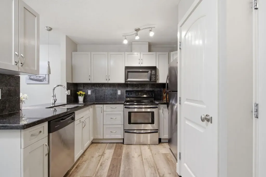 215 Village Terrace SW Calgary AB T3H 2L4