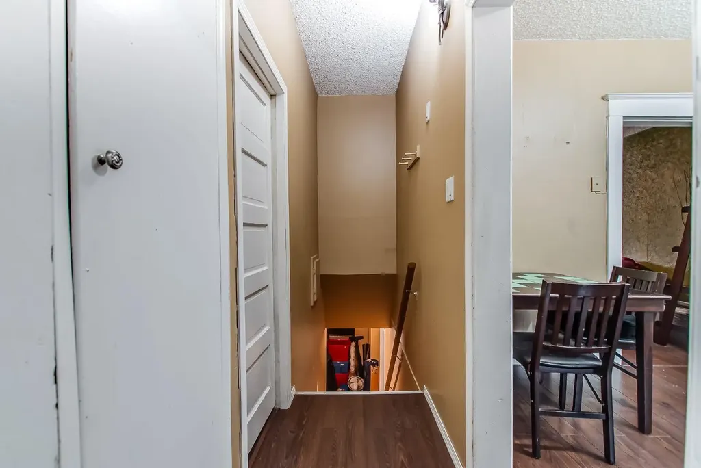 127A 2nd Street NE Medicine Hat AB T1A 5L1