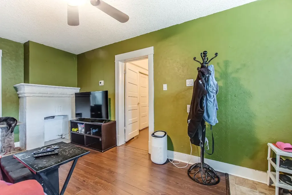 127A 2nd Street NE Medicine Hat AB T1A 5L1