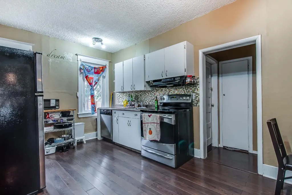 127A 2nd Street NE Medicine Hat AB T1A 5L1