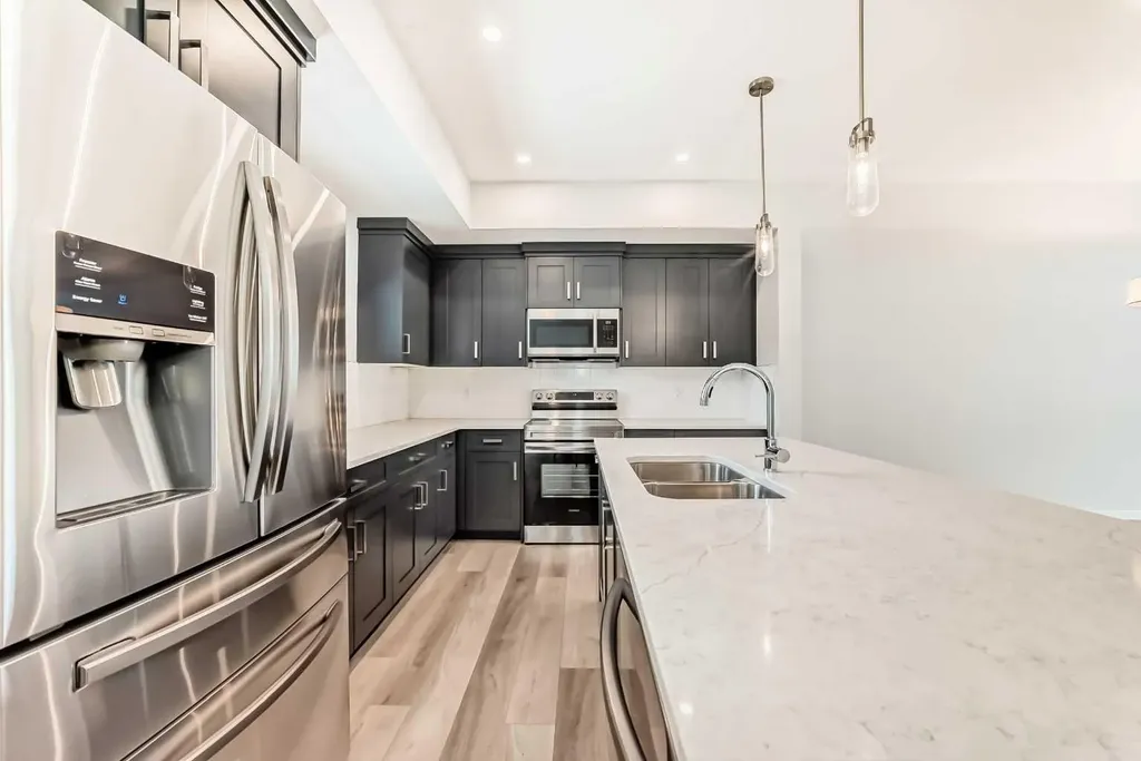 42 Cranbrook Gardens SE Calgary AB T3M 3N9