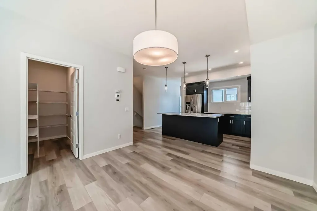 42 Cranbrook Gardens SE Calgary AB T3M 3N9