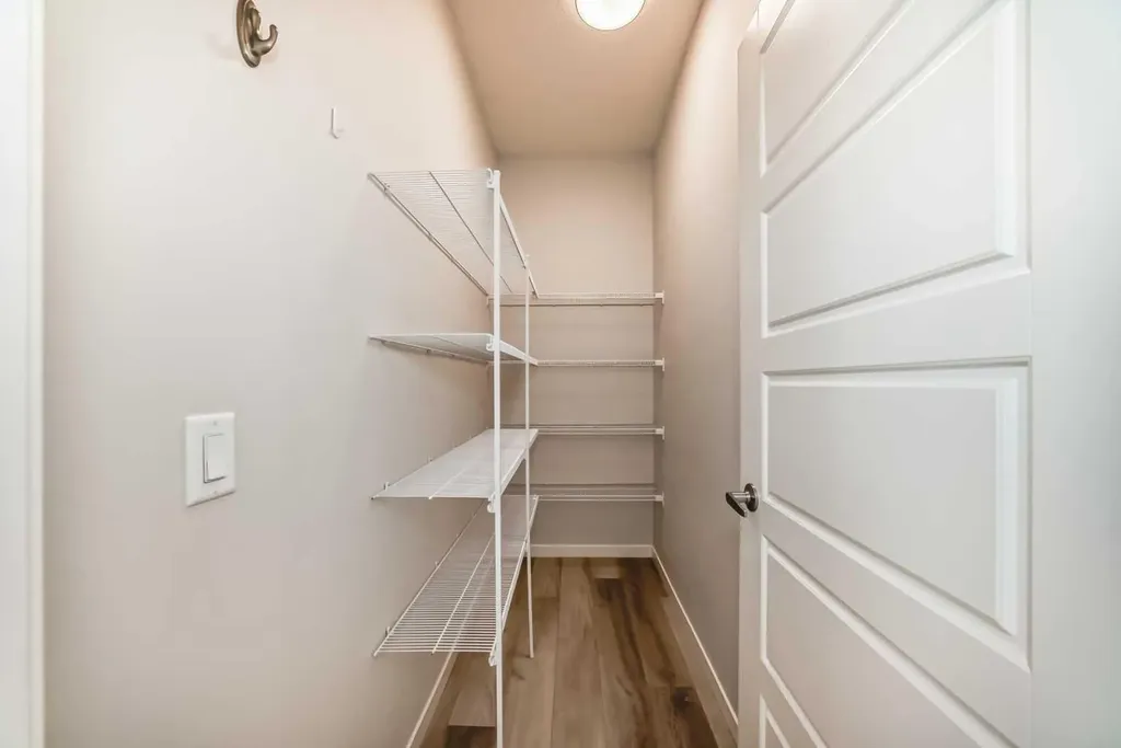 42 Cranbrook Gardens SE Calgary AB T3M 3N9
