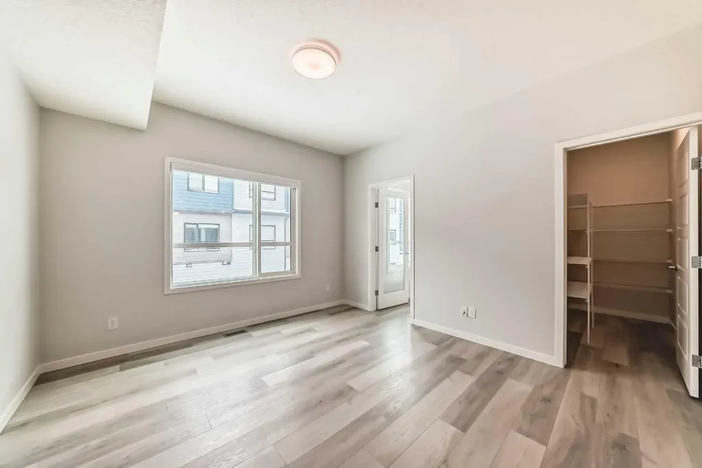 42 Cranbrook Gardens SE Calgary AB T3M 3N9