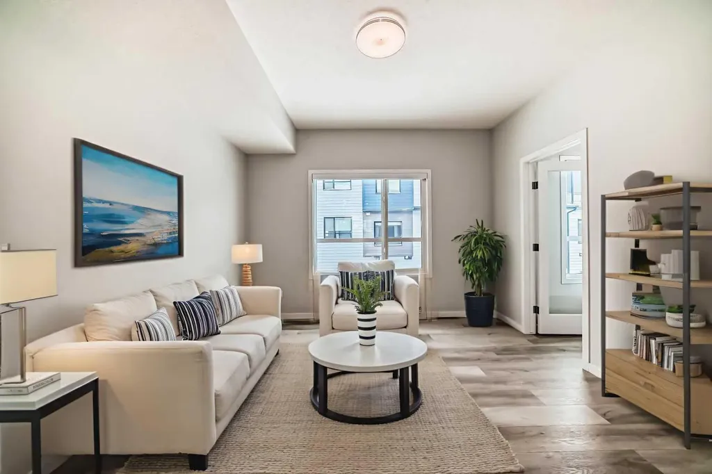 42 Cranbrook Gardens SE Calgary AB T3M 3N9
