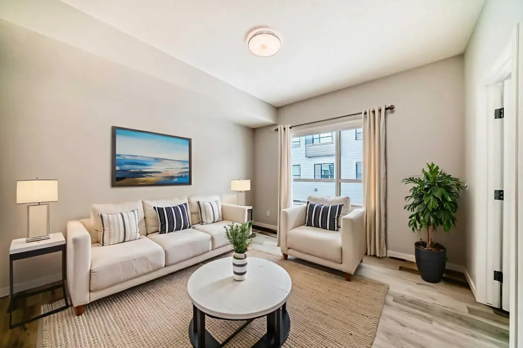 42 Cranbrook Gardens SE Calgary AB T3M 3N9