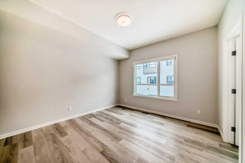 42 Cranbrook Gardens SE Calgary AB T3M 3N9