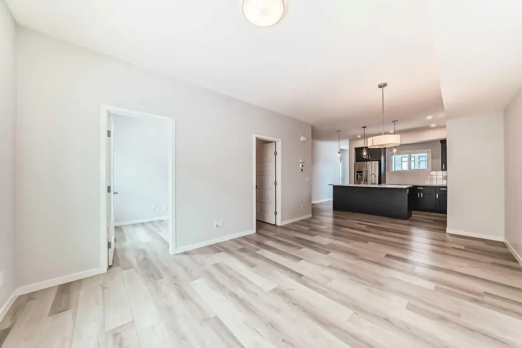 42 Cranbrook Gardens SE Calgary AB T3M 3N9