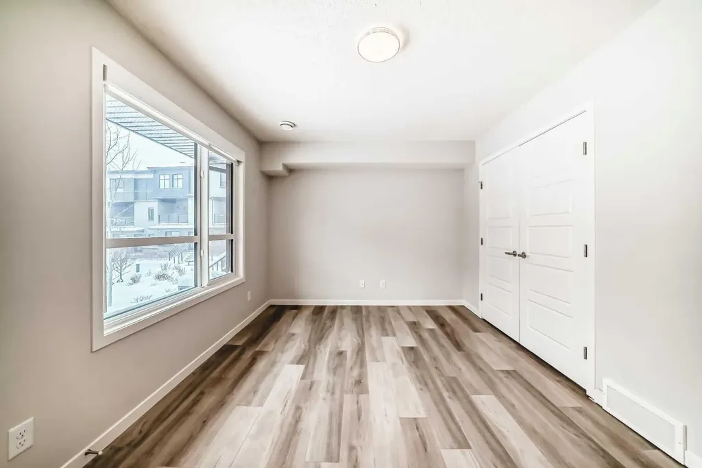 42 Cranbrook Gardens SE Calgary AB T3M 3N9