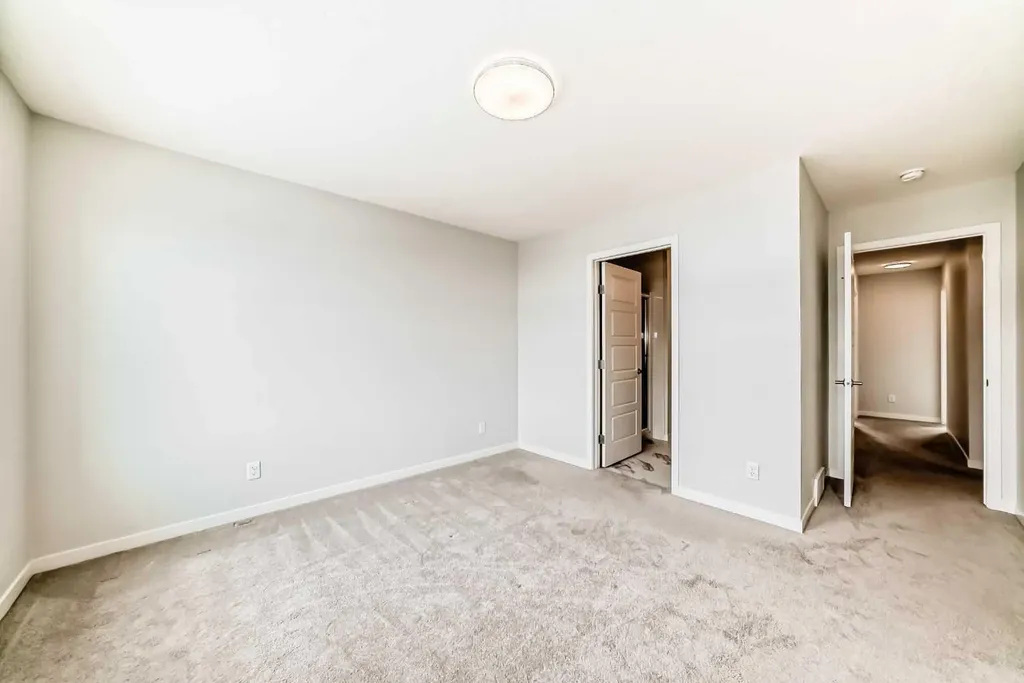 42 Cranbrook Gardens SE Calgary AB T3M 3N9