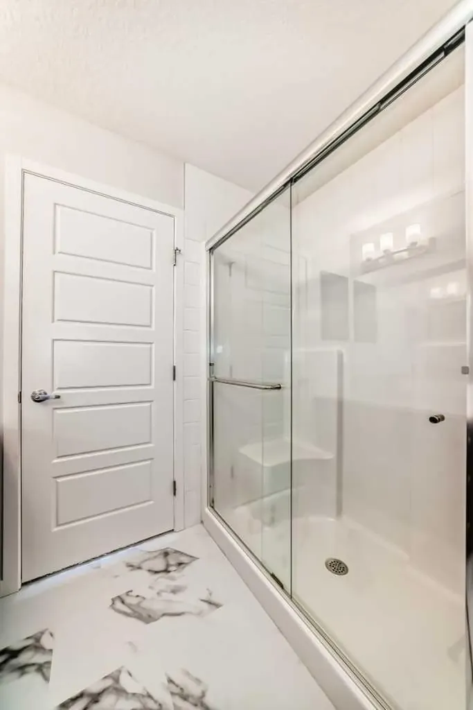 42 Cranbrook Gardens SE Calgary AB T3M 3N9