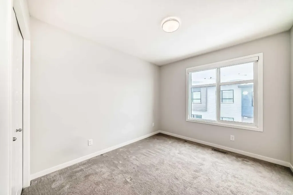 42 Cranbrook Gardens SE Calgary AB T3M 3N9
