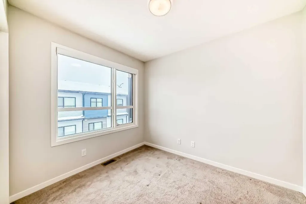 42 Cranbrook Gardens SE Calgary AB T3M 3N9