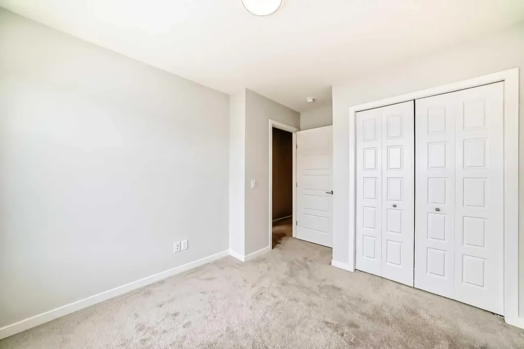 42 Cranbrook Gardens SE Calgary AB T3M 3N9