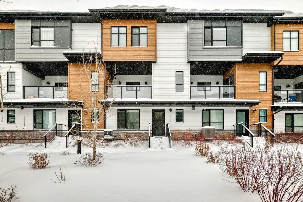 42 Cranbrook Gardens SE Calgary AB T3M 3N9