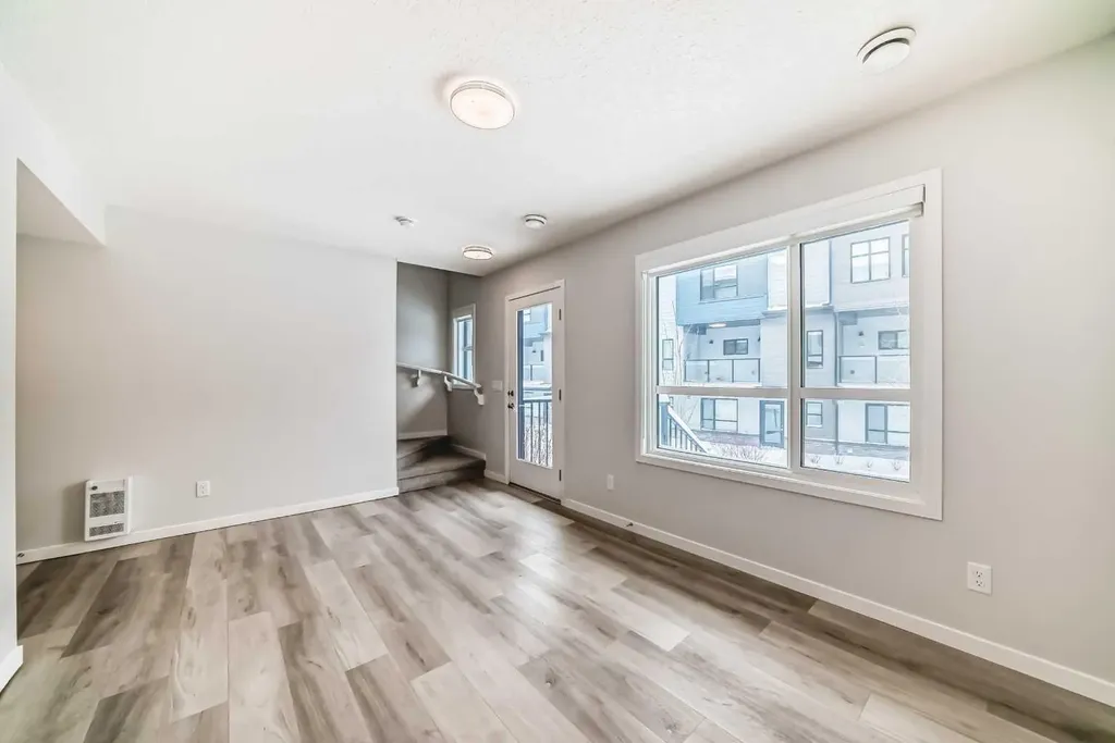 42 Cranbrook Gardens SE Calgary AB T3M 3N9