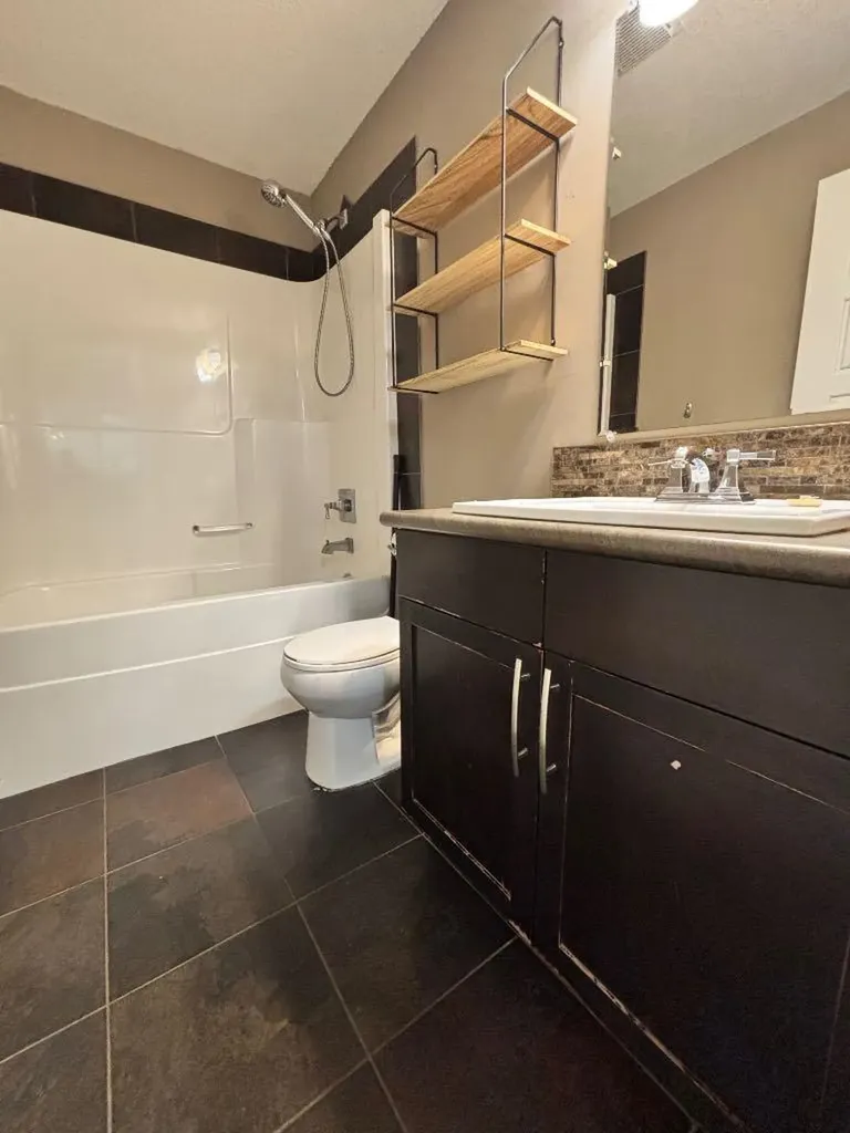 11570 76 Avenue Grande Prairie AB T8W 0B6