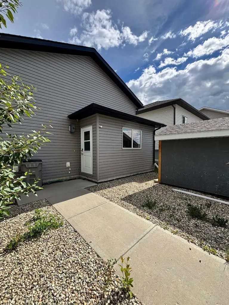 11570 76 Avenue Grande Prairie AB T8W 0B6