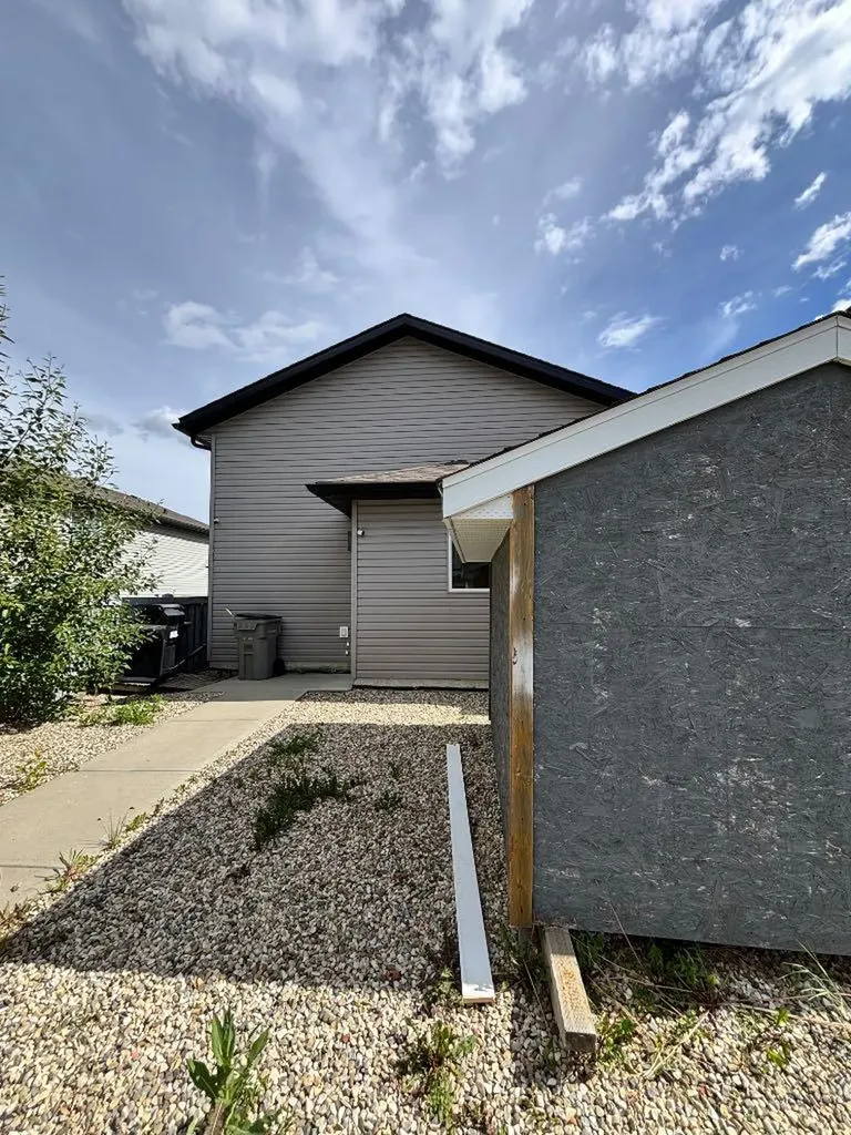 11570 76 Avenue Grande Prairie AB T8W 0B6