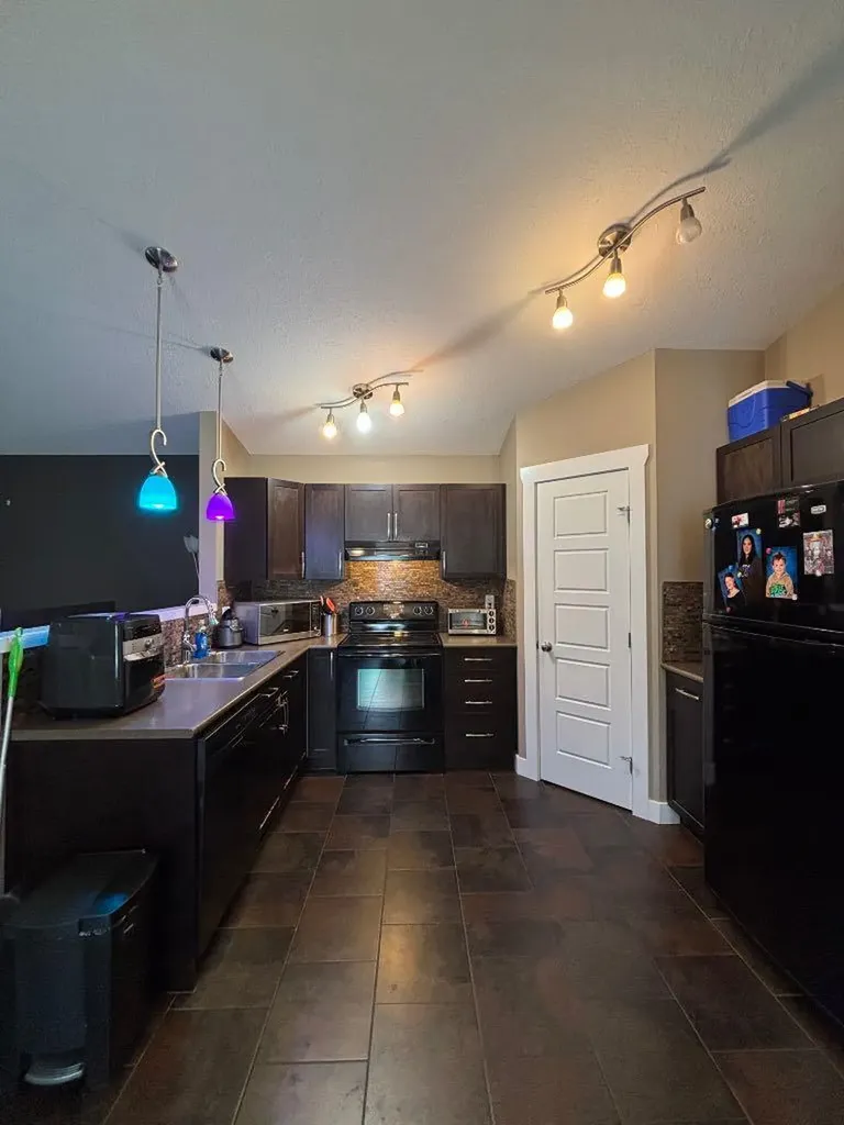 11570 76 Avenue Grande Prairie AB T8W 0B6