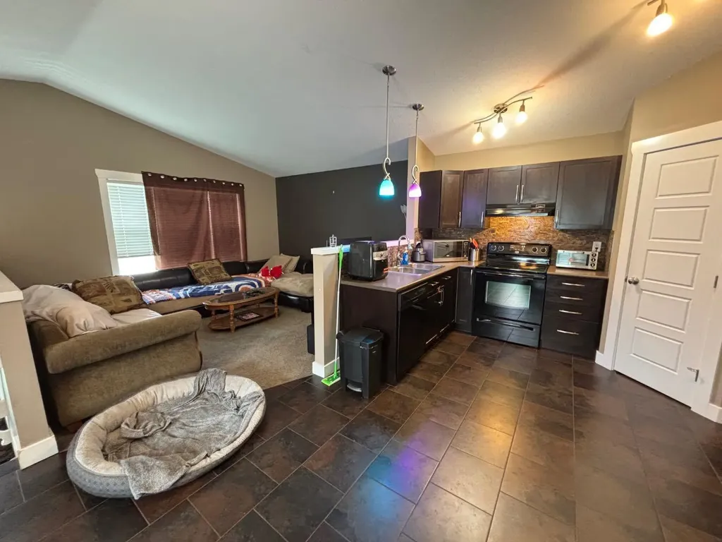 11570 76 Avenue Grande Prairie AB T8W 0B6