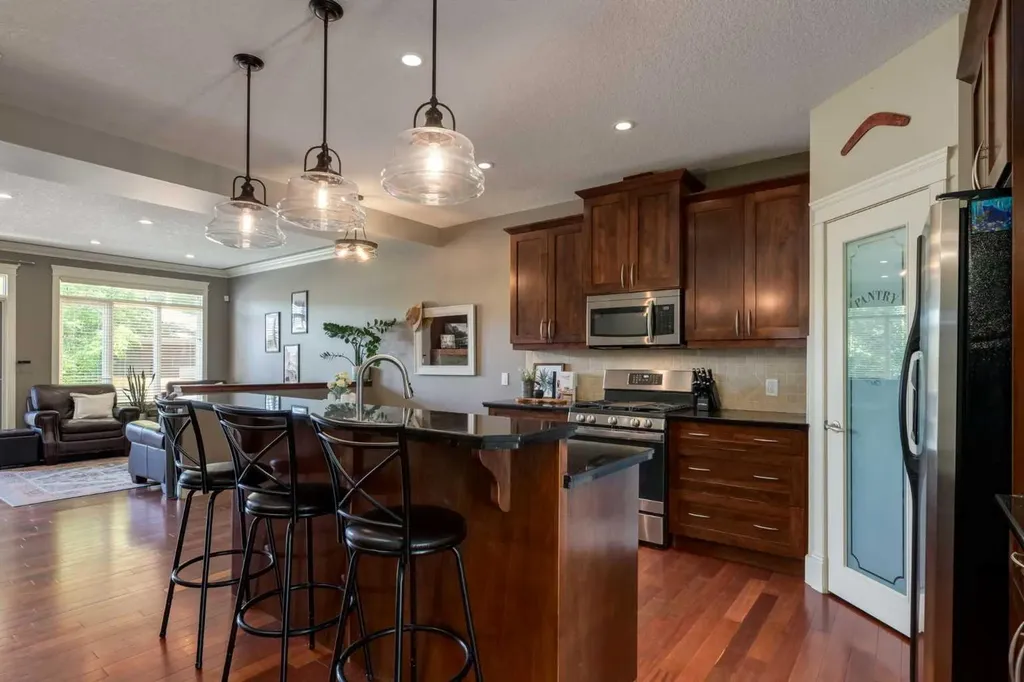2421 1 Avenue NW Calgary AB T2N 0C1