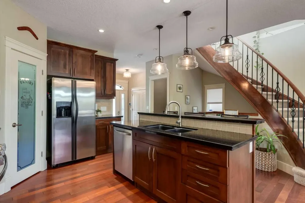 2421 1 Avenue NW Calgary AB T2N 0C1
