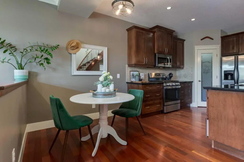 2421 1 Avenue NW Calgary AB T2N 0C1