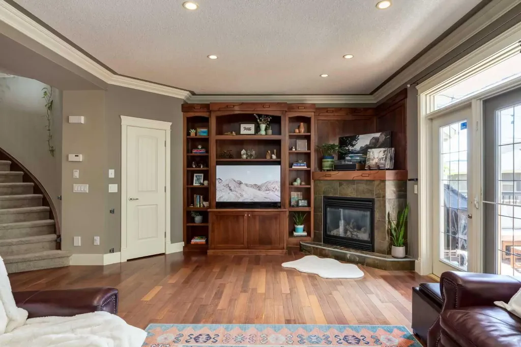 2421 1 Avenue NW Calgary AB T2N 0C1