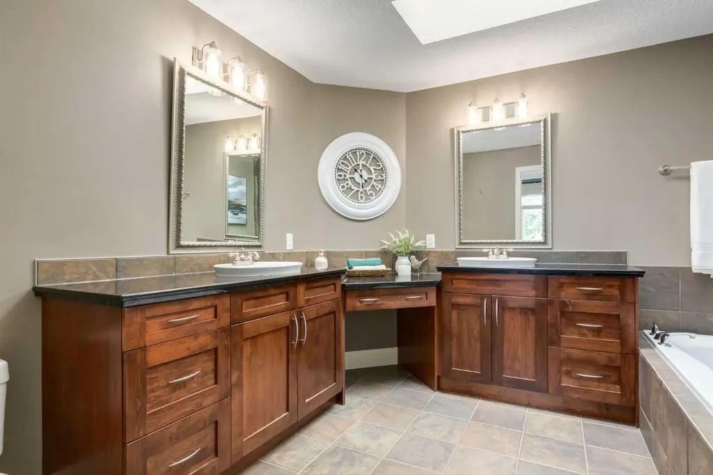 2421 1 Avenue NW Calgary AB T2N 0C1